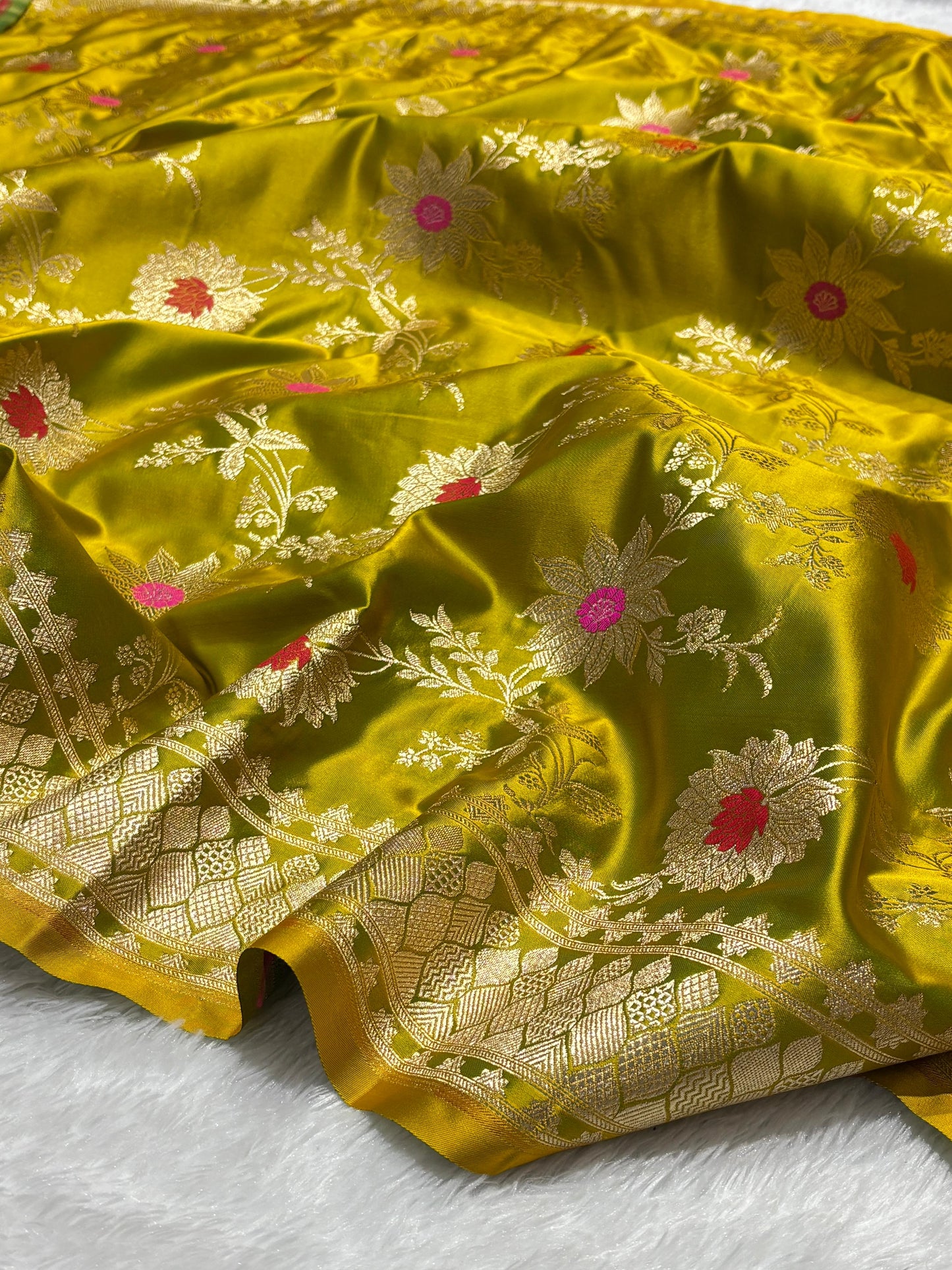 Olive Gold Sunflower and Daisy Jaal Saree with Golden Border 8