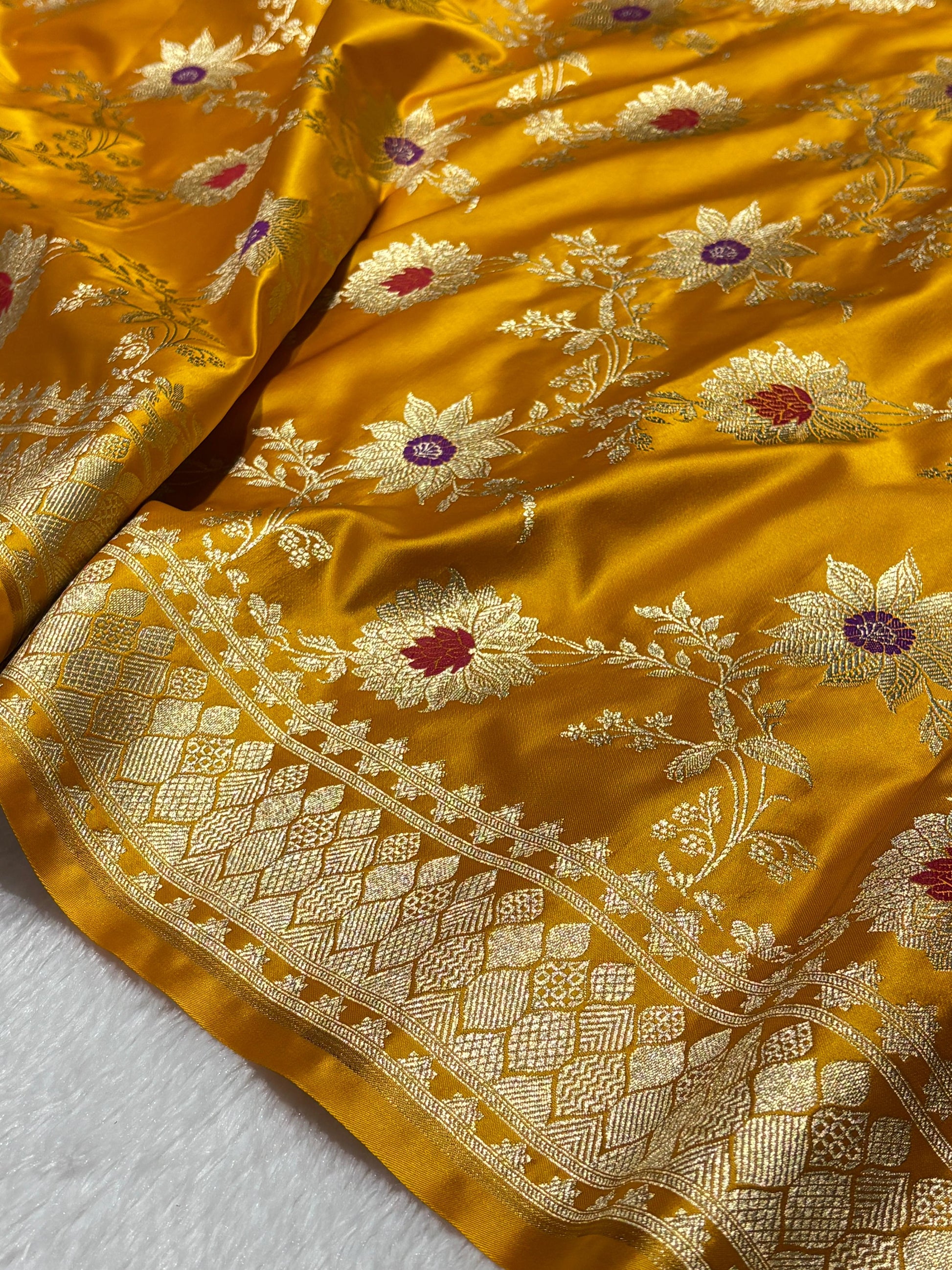 Marigold Yellow Sunflower and Daisy Jaal Saree with Golden Border 5