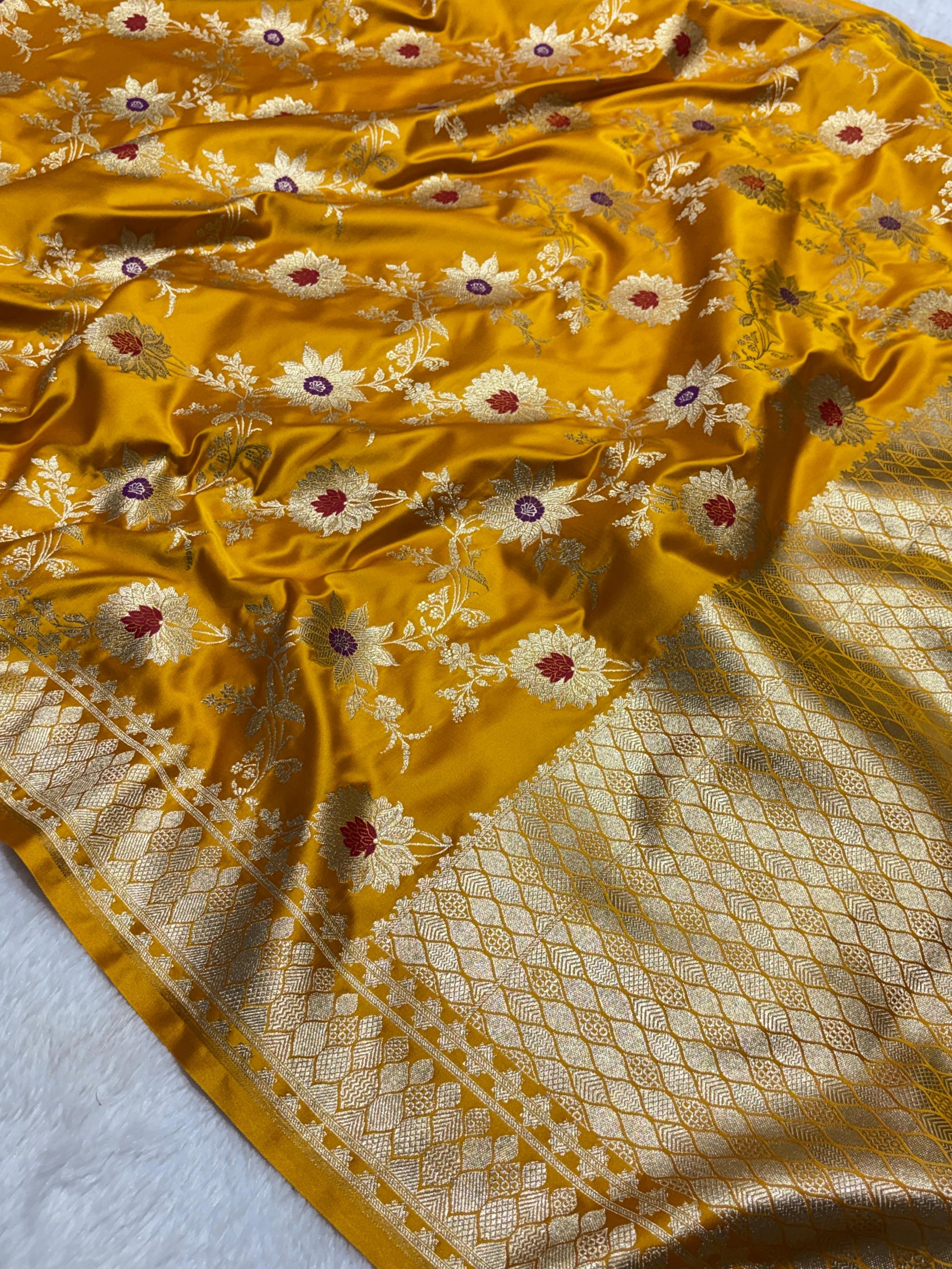 Marigold Yellow Sunflower and Daisy Jaal Saree with Golden Border 6