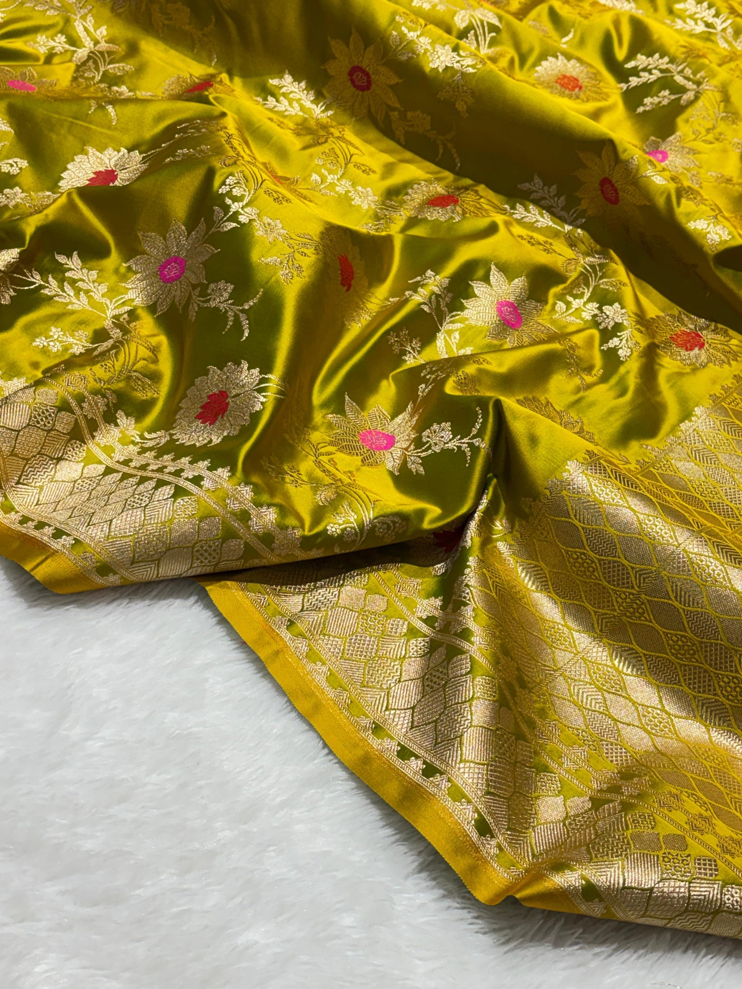 Olive Gold Sunflower and Daisy Jaal Saree with Golden Border 2
