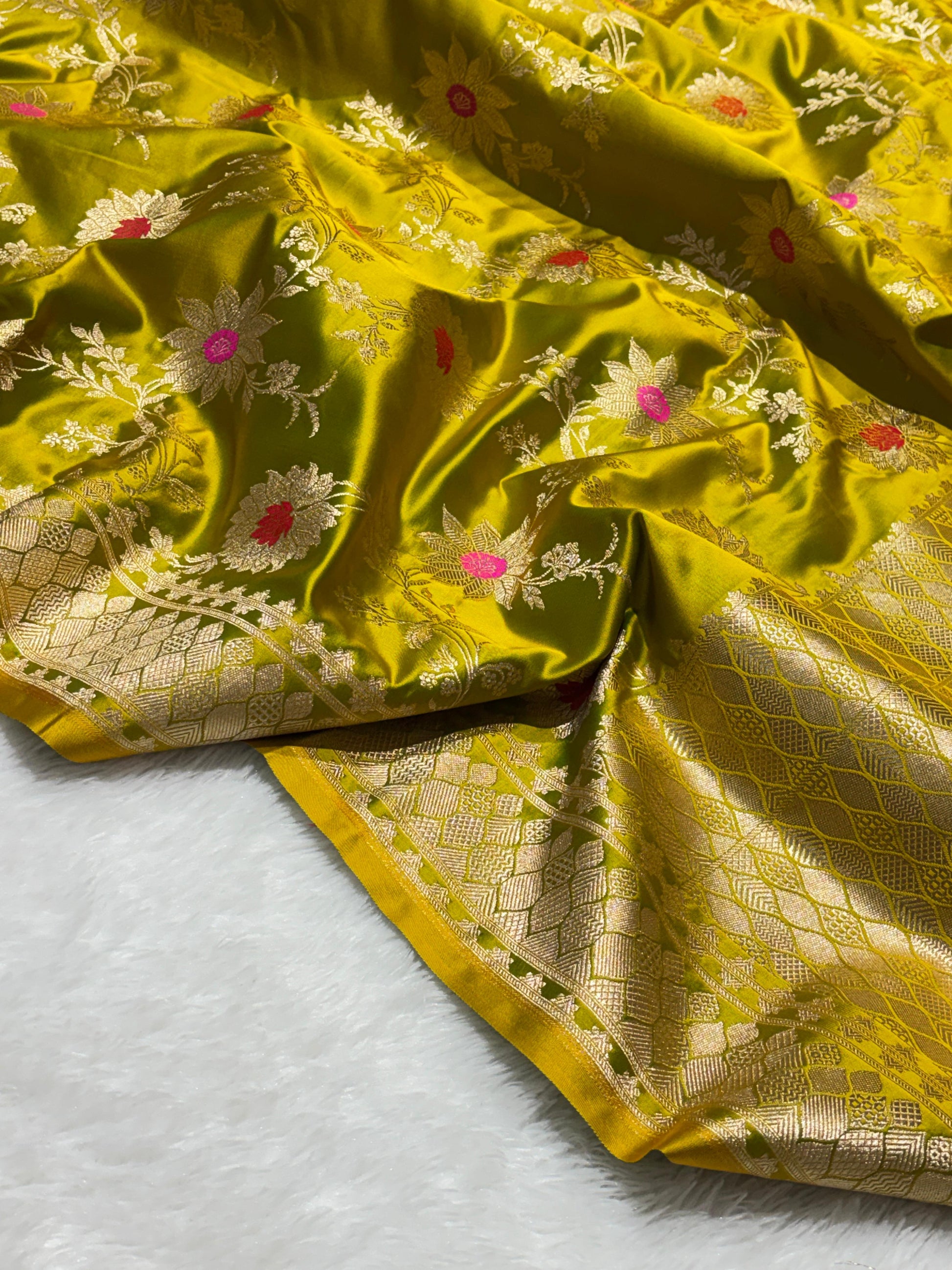 Olive Gold Sunflower and Daisy Jaal Saree with Golden Border 2