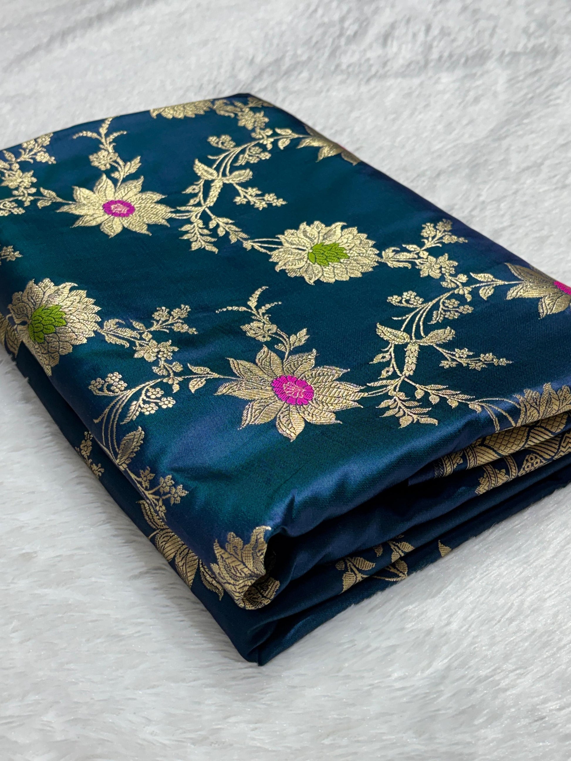 Peacock Blue Sunflower and Daisy Jaal Saree with Golden Border 6