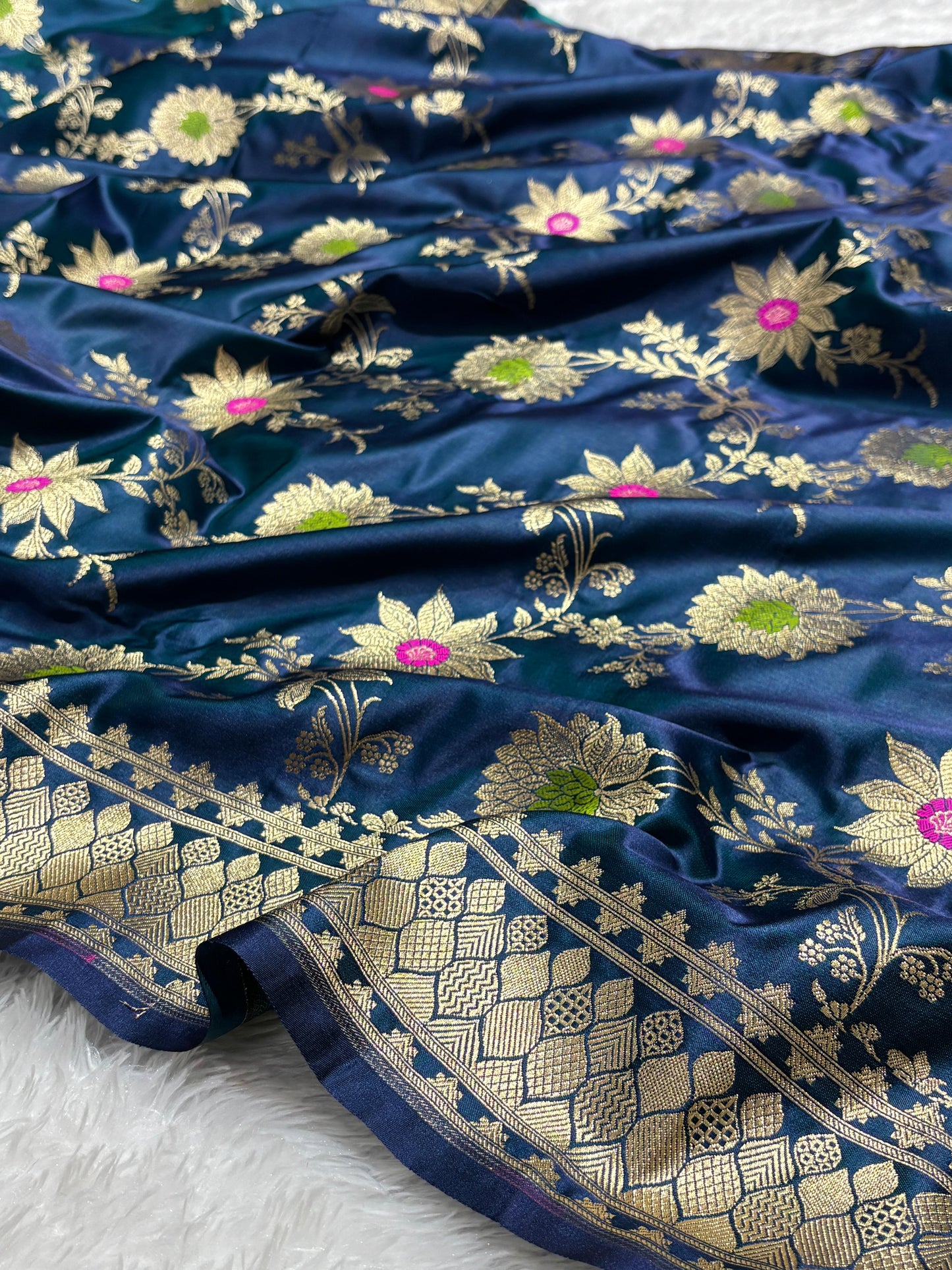 Peacock Blue Sunflower and Daisy Jaal Saree with Golden Border 7