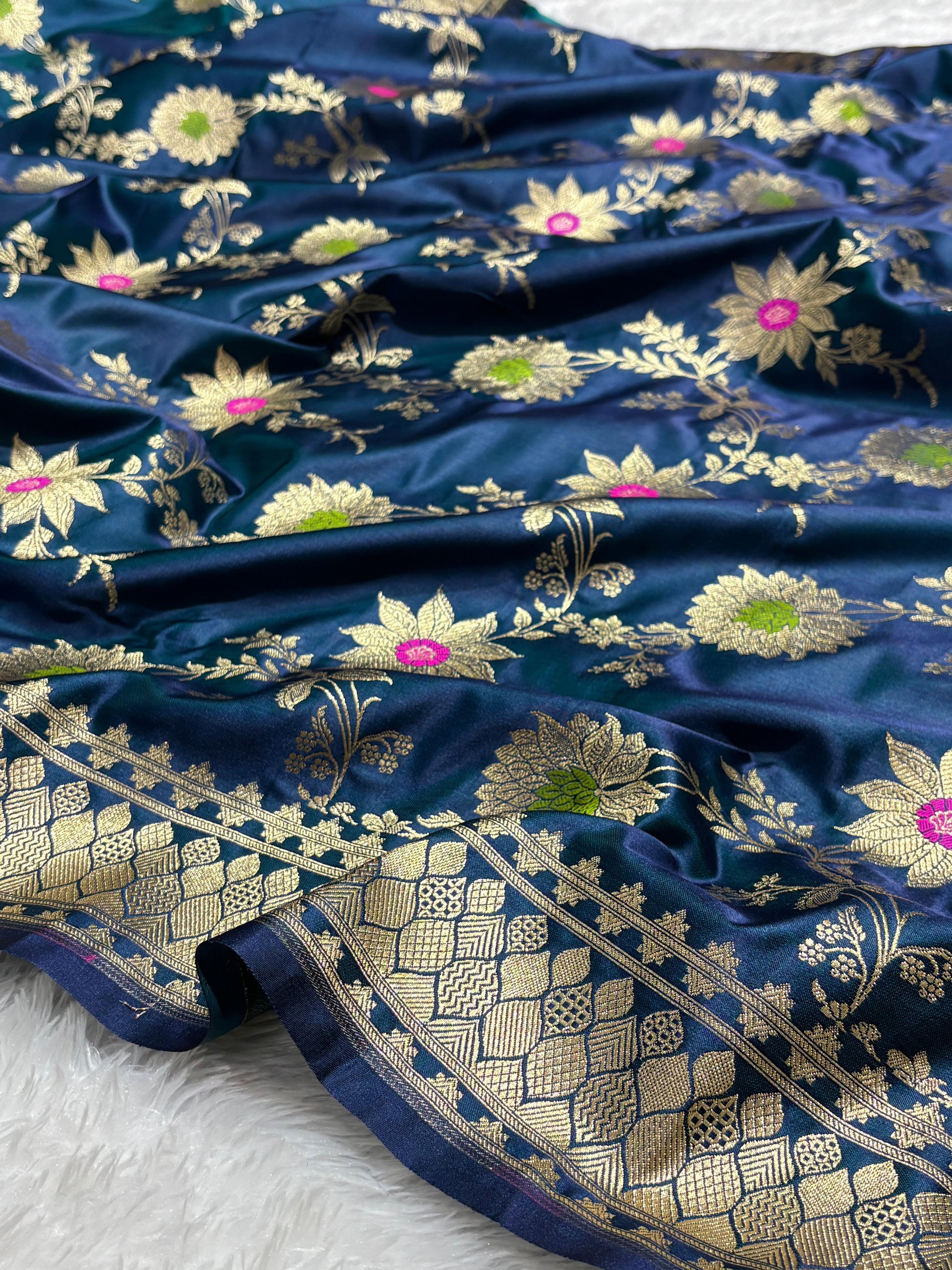 Peacock Blue Sunflower and Daisy Jaal Saree with Golden Border 7