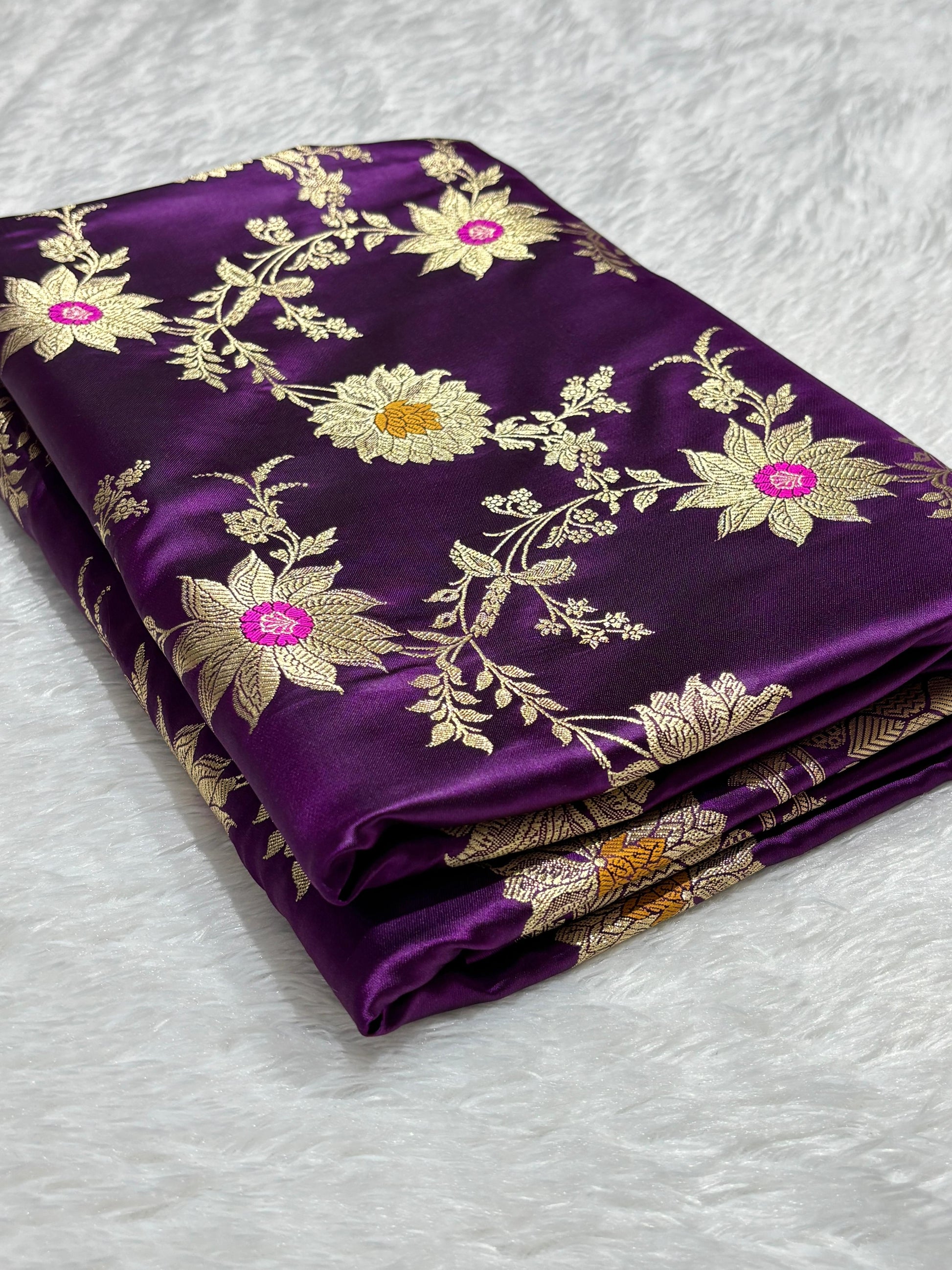 Purple Katan Banarasi Silk Saree with Sunflower and Daisy Jaal and Golden Zari Border 5