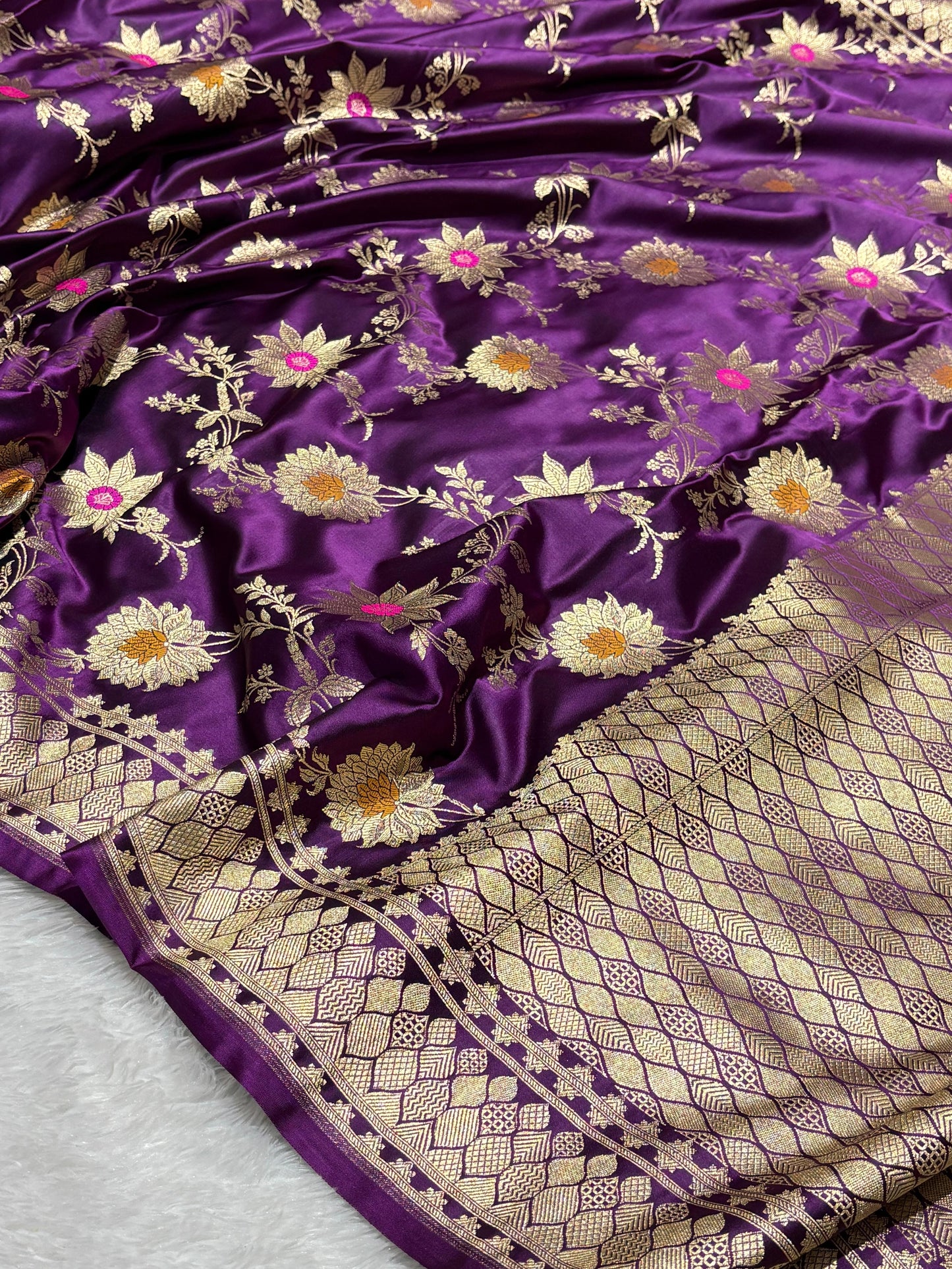 Purple Katan Banarasi Silk Saree with Sunflower and Daisy Jaal and Golden Zari Border 7