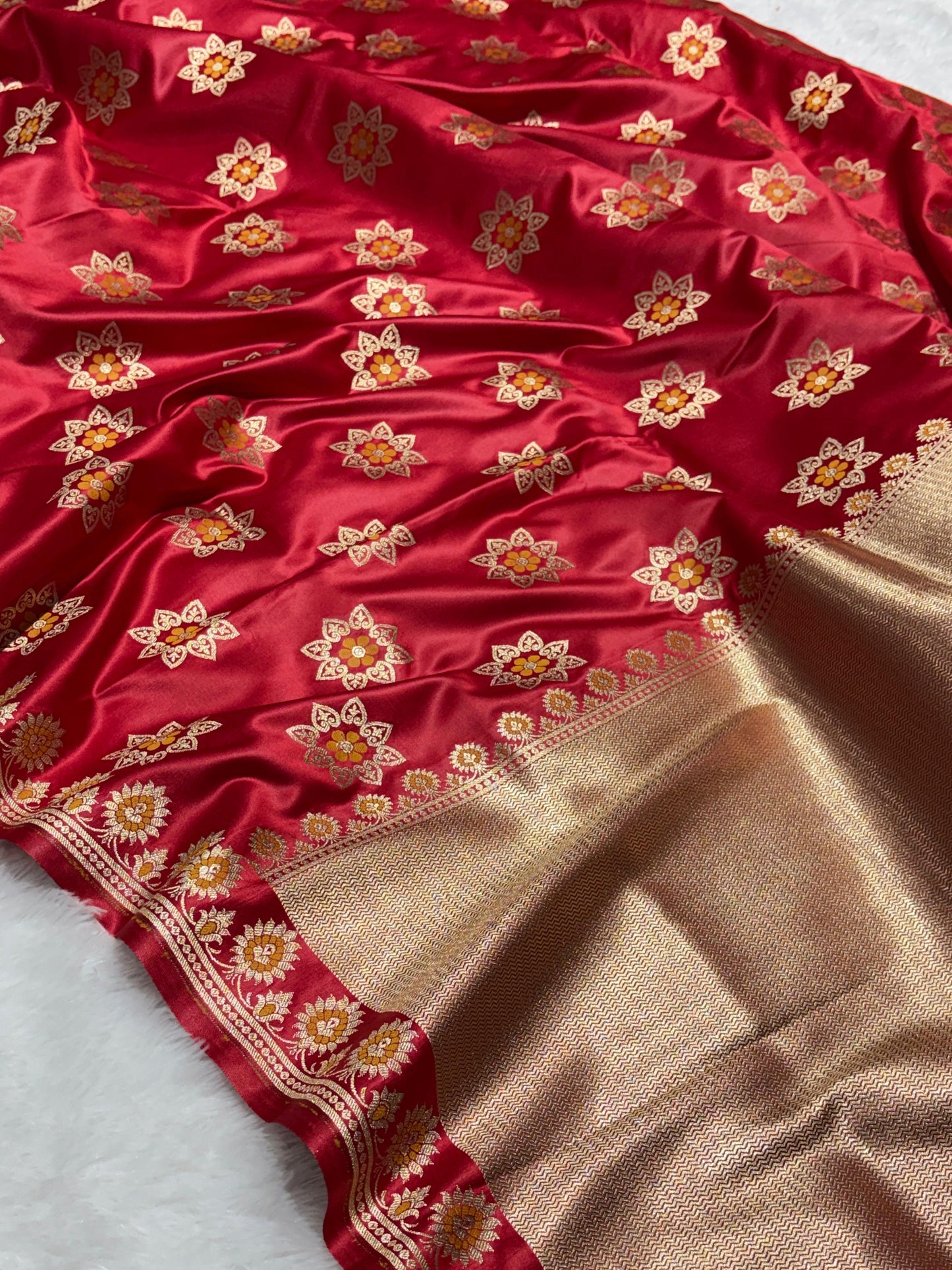 Royal Red Katan Banarasi Silk Saree with Floral Lotus Butti and Zari Border 6
