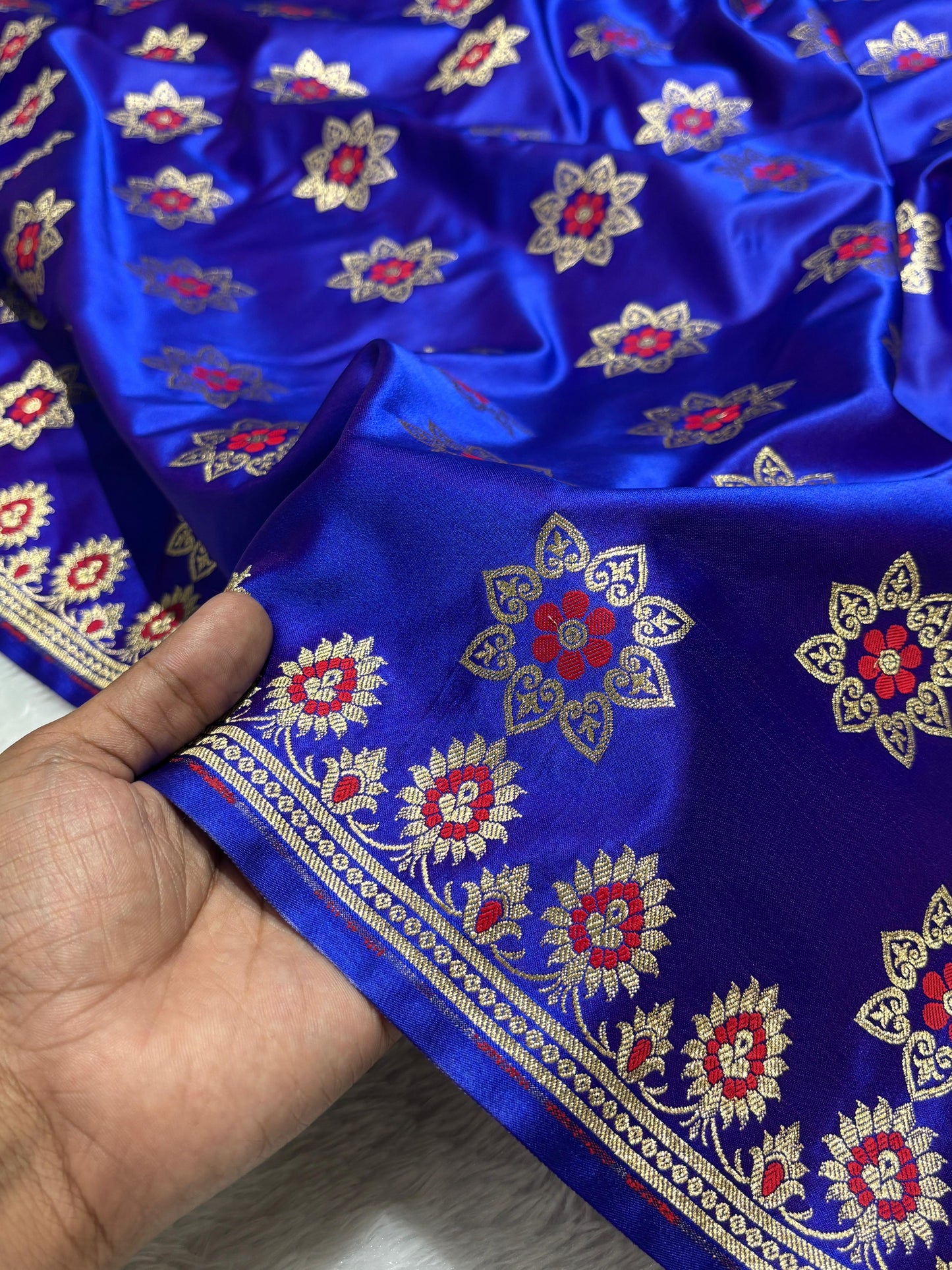 Royal Blue Floral Lotus Butti Design Banarasi Silk Saree