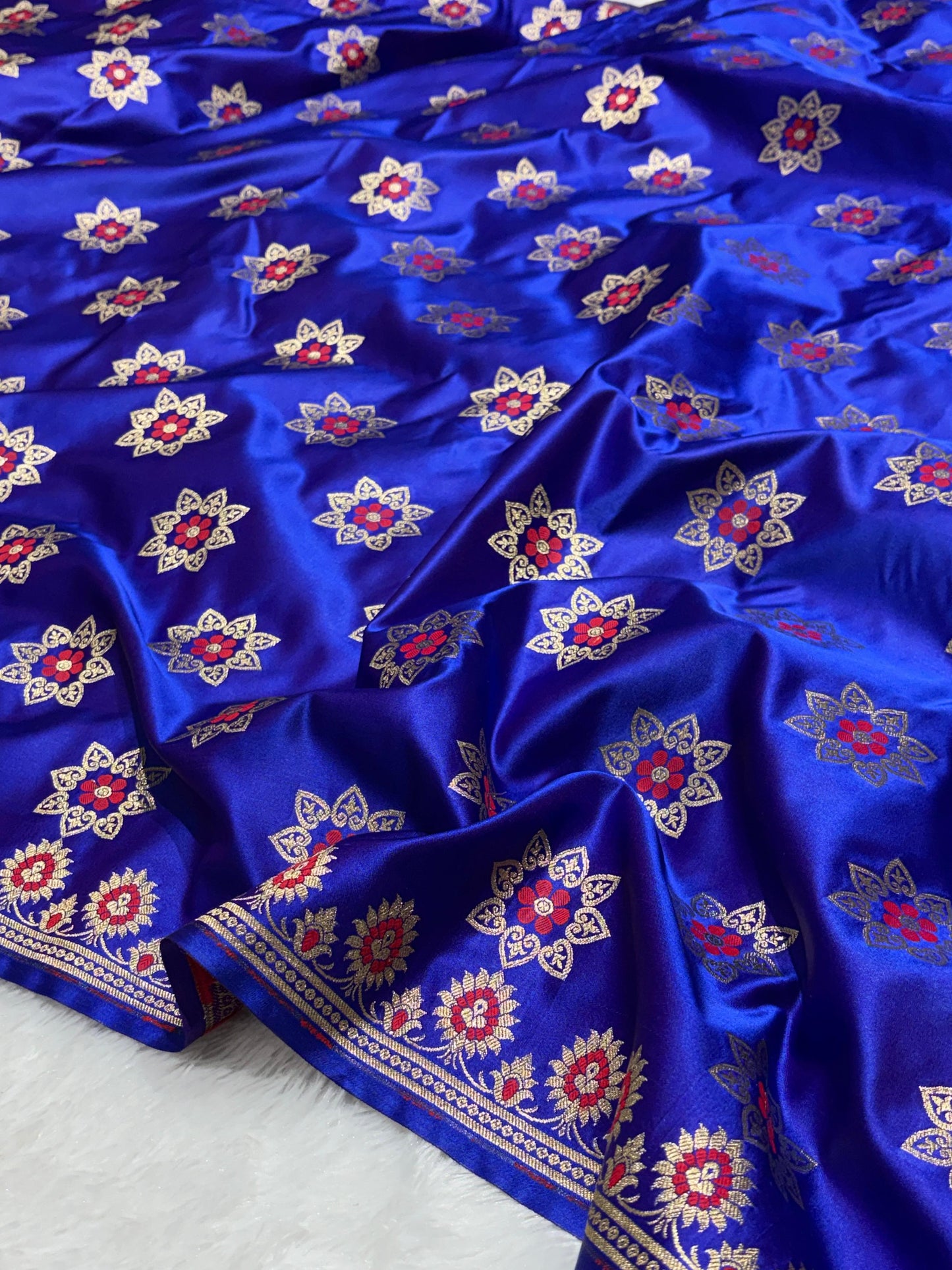 Royal Blue Floral Lotus Butti Design Banarasi Silk Saree